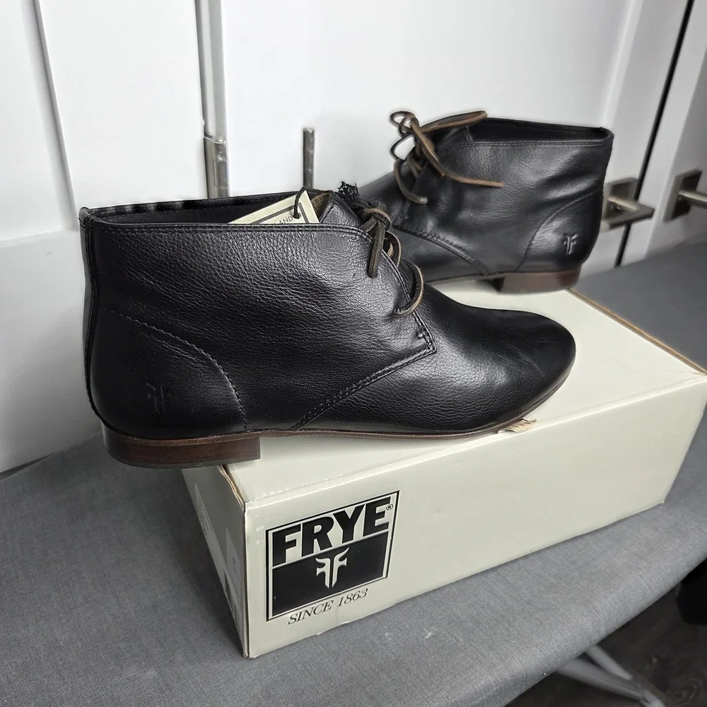 Frye NWT Chukka Men's Black Leather Ankle Boots Size 9.5 US